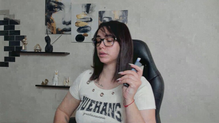 GlamNova's Streamate show and profile