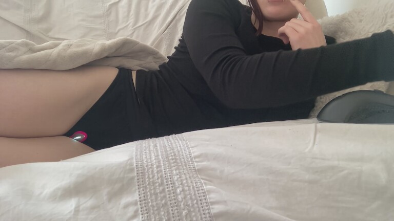 18yearoldnewbie's Streamate show and profile