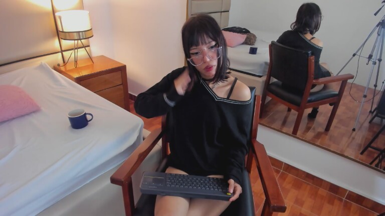 KiraHex's Streamate show and profile