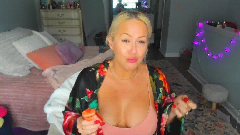 Ginavive's Streamate show and profile