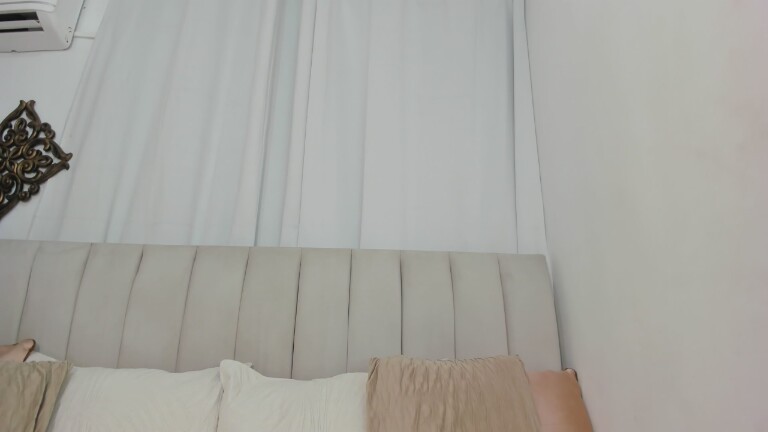 SophiaJohnes's Streamate show and profile