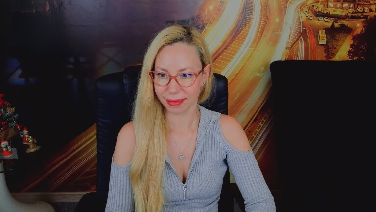 SofiaChastain's Streamate show and profile