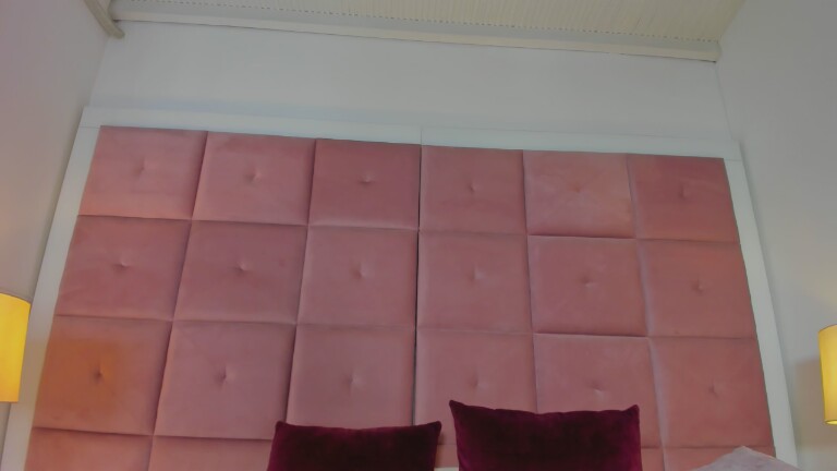 hollyBrisstol90's Streamate show and profile