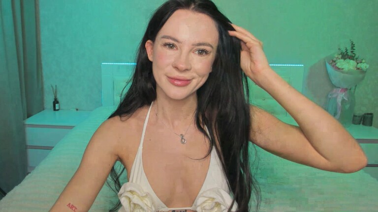 RoxyHey's Streamate show and profile