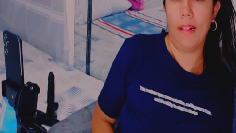 Sharohot69's Streamate show and profile