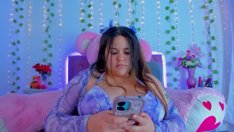 stephanyleon's Streamate show and profile