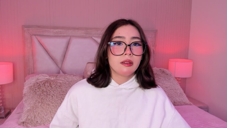 SophiaColinns's Streamate show and profile