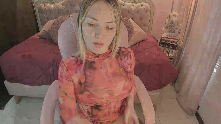 AlinnaKim's Streamate show and profile