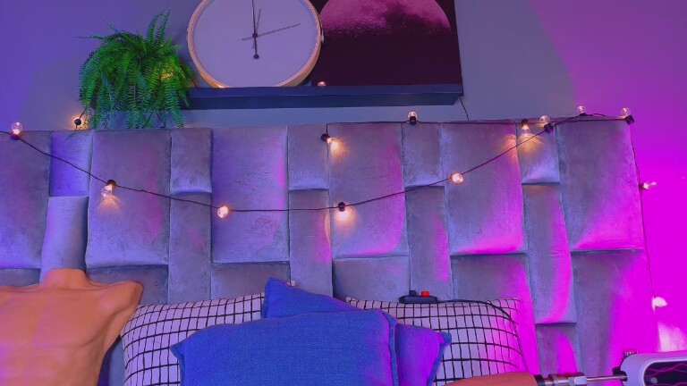 AmbarHiills's Streamate show and profile