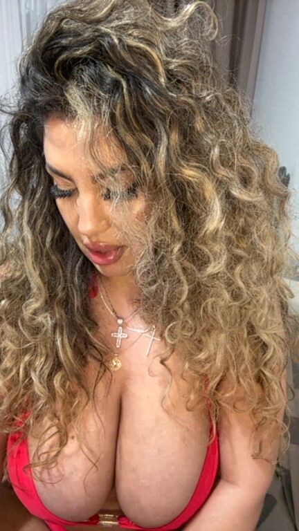 LivSummers's Streamate show and profile