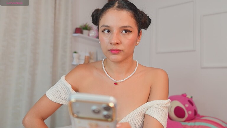 EmilyJons29's Streamate show and profile