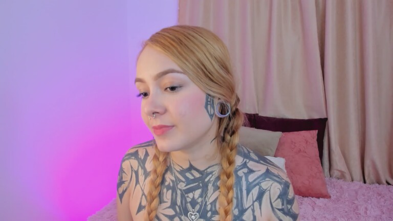 MaiaWinteer's Streamate show and profile