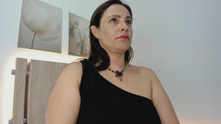 IsabellaCrissty's Streamate show and profile