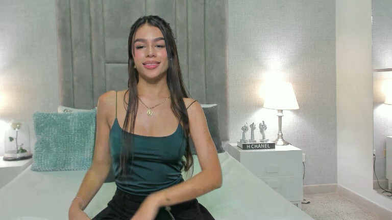 ZairaAbad's Streamate show and profile