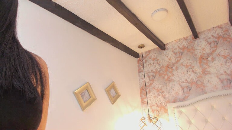 SaharaLyn's Streamate show and profile