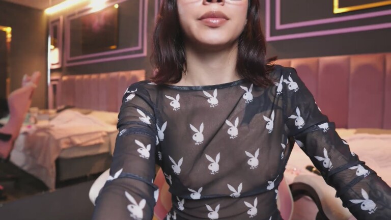 ZaraMiiuw's Streamate show and profile