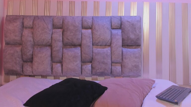 nova_lanee's Streamate show and profile