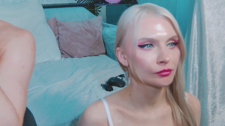 DenLina's Streamate show and profile