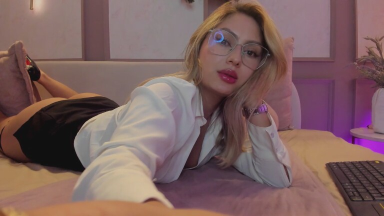 NataliaVega's Streamate show and profile