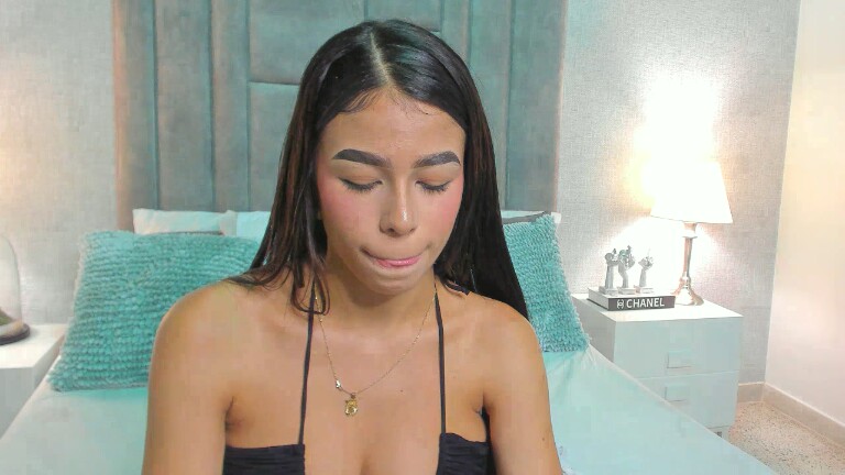 ZairaAbad's Streamate show and profile