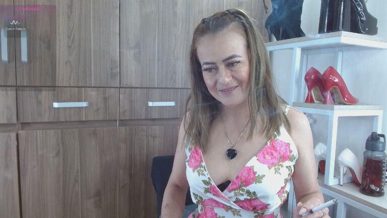 Maghenta's Streamate show and profile