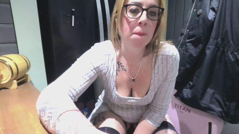 Honeybum88's Streamate show and profile