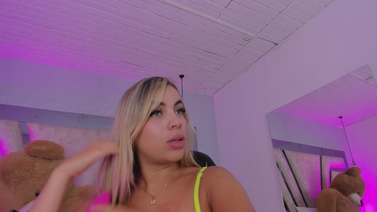 emily_helen's Streamate show and profile