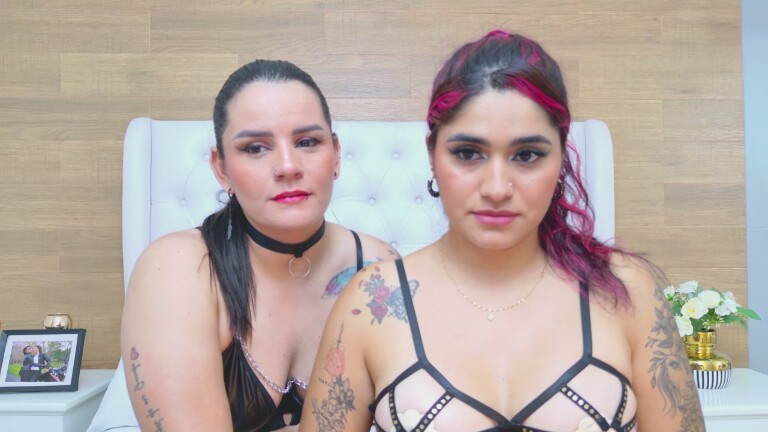 MaraAndSaray's Streamate show and profile