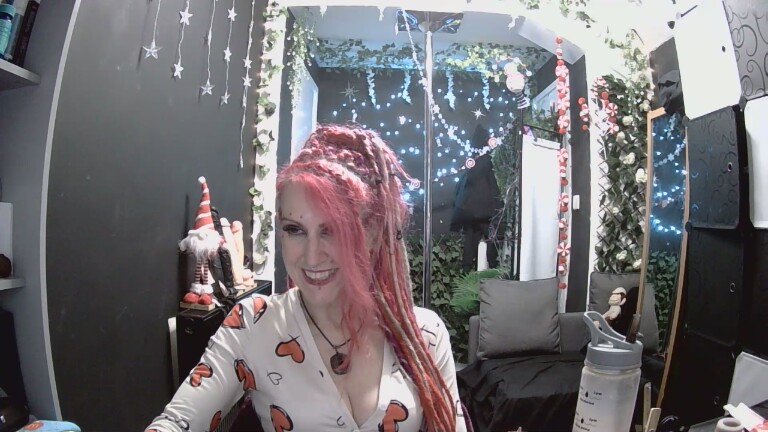 SkySparks's Streamate show and profile