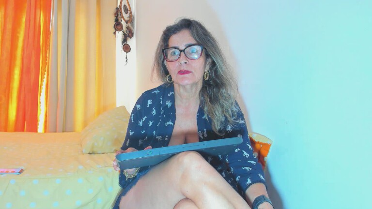 SexyLatinxs's Streamate show and profile