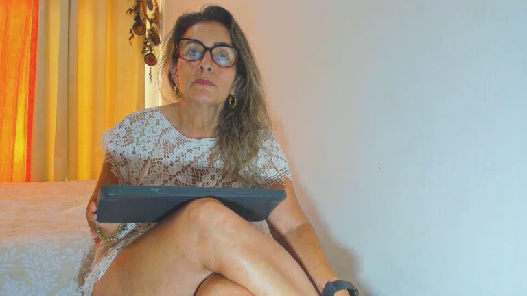 SexyLatinxs's Streamate show and profile