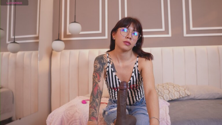 ZaraMiiuw's Streamate show and profile