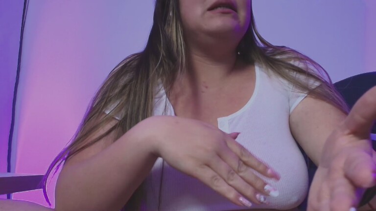 Emma_Sanin's Streamate show and profile