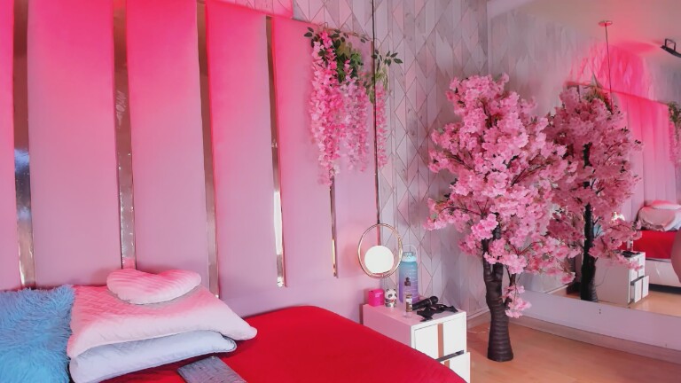 EmmaWilliam23's Streamate show and profile