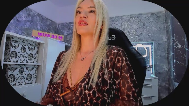 BE_WOW's Streamate show and profile