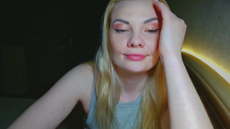 Tina_Candy's Streamate show and profile