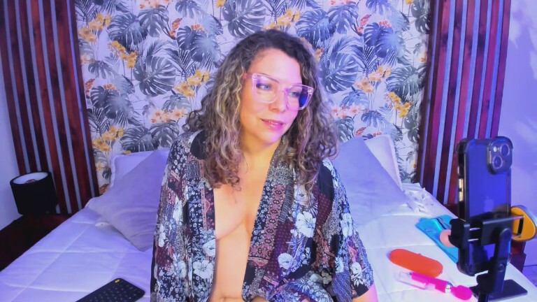 DominicaFrost's Streamate show and profile