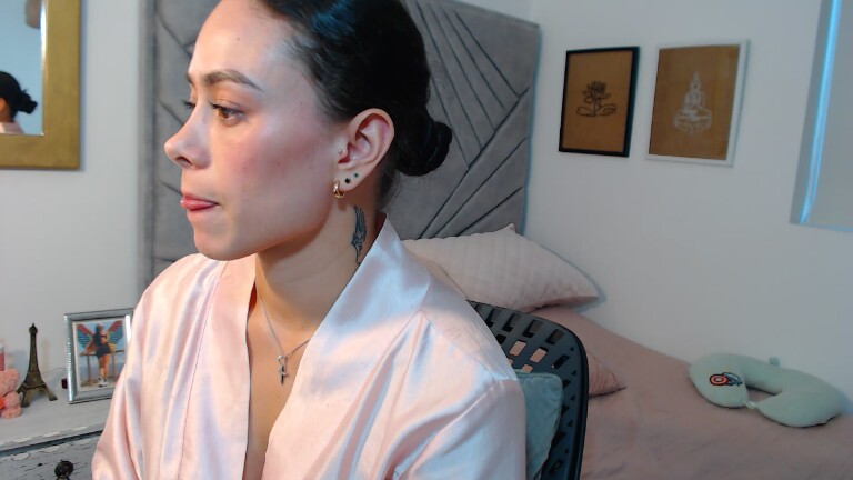 Abbiehernandez's Streamate show and profile