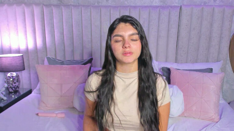 SamiLewis's Streamate show and profile