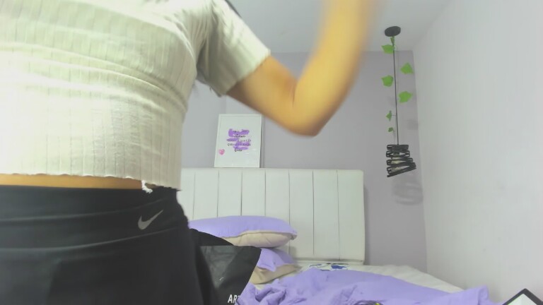 khalessyJ's Streamate show and profile