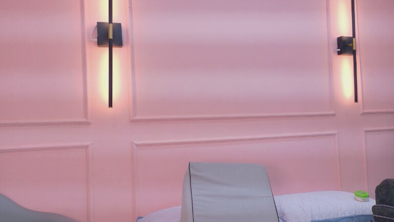 littleezoee's Streamate show and profile