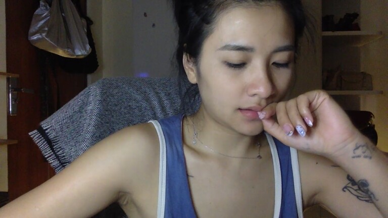 LyLy_94's Streamate show and profile