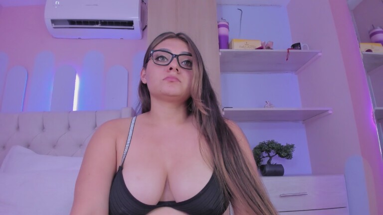 AnnyBluey's Streamate show and profile