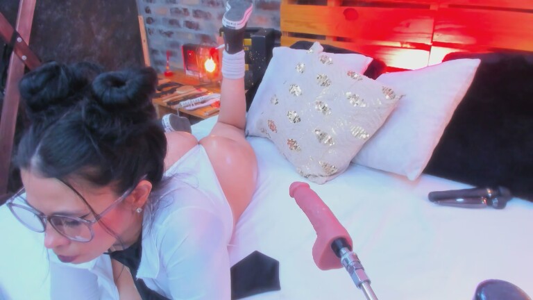 ToryStClair's Streamate show and profile