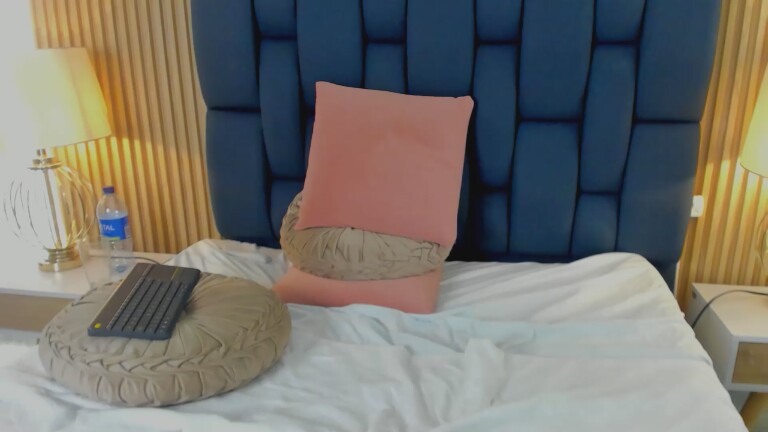 LennaVoss's Streamate show and profile