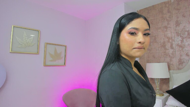 KhloeWonders's Streamate show and profile