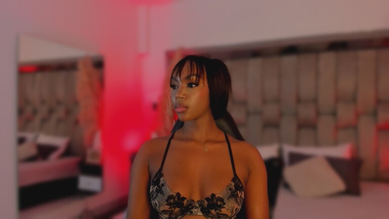 ChaynnaCooper's Streamate show and profile