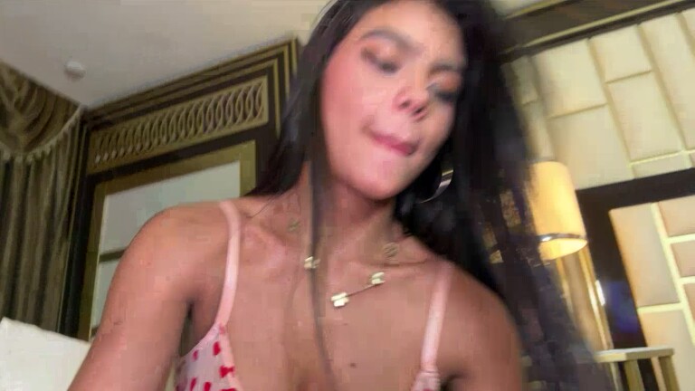 AnnieMilan's Streamate show and profile