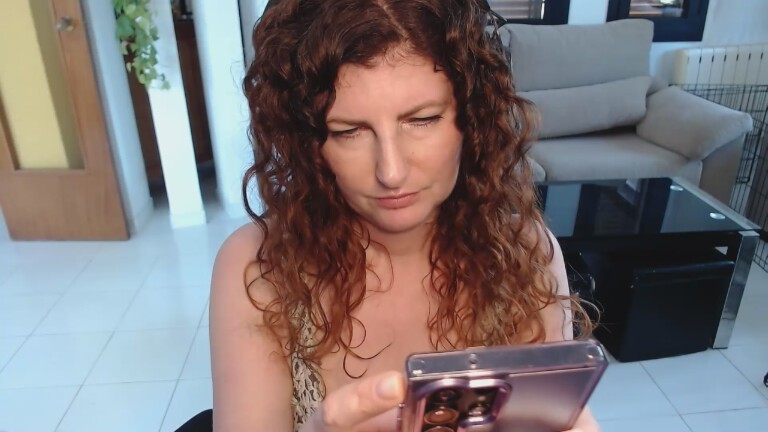 SabrinaDeep's Streamate show and profile