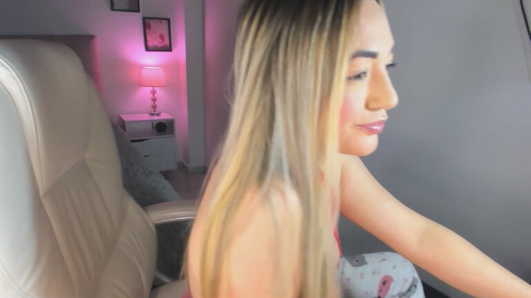 Sara019's Streamate show and profile